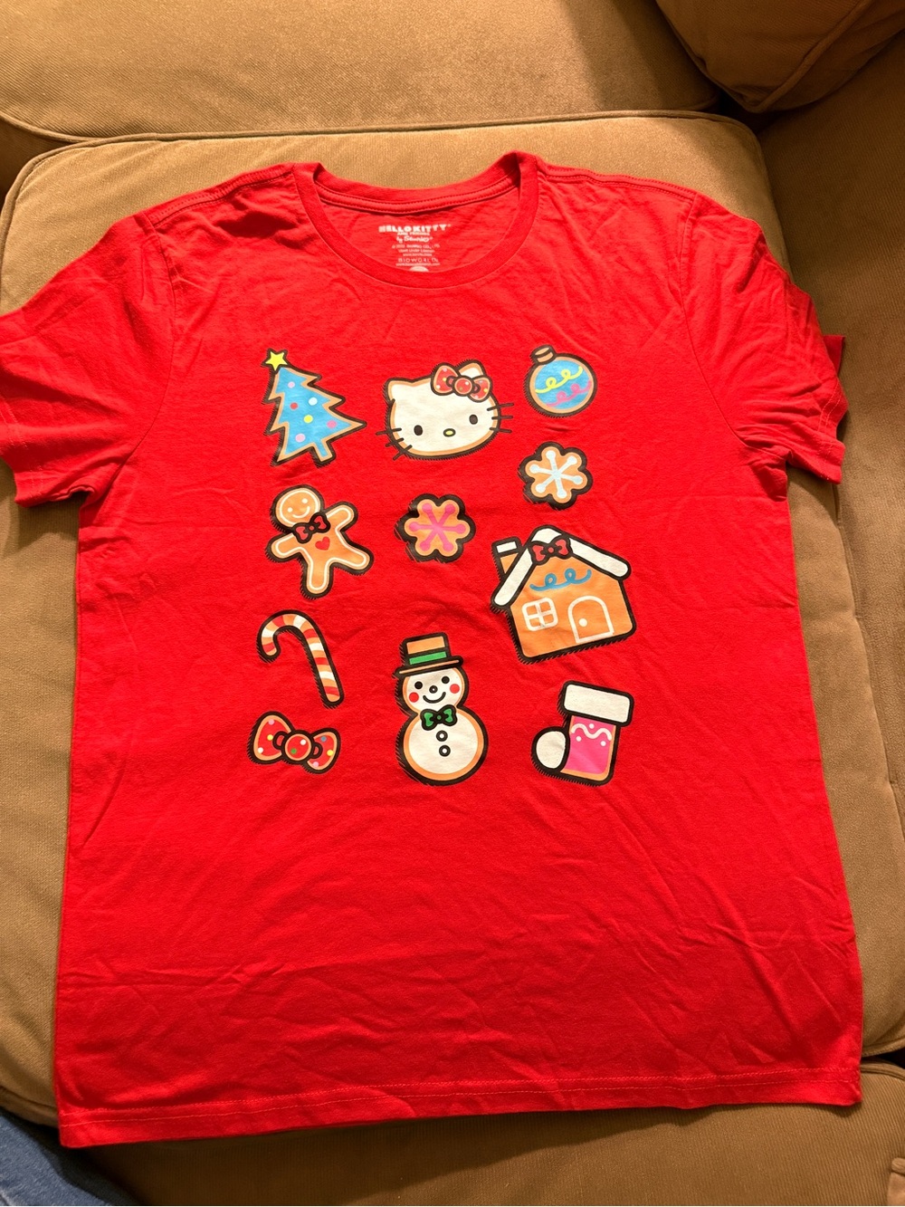 NWOT 🌲🎀 Hello Kitty Sanrio Christmas Holiday T-Shirt Gingerbread Kawaii, Medium